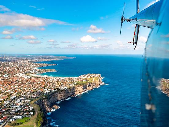 从飞机上俯瞰澳大利亚海岸线.